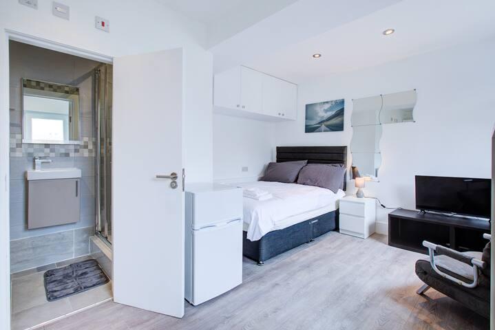 Comfy Studio Suite Lewisham