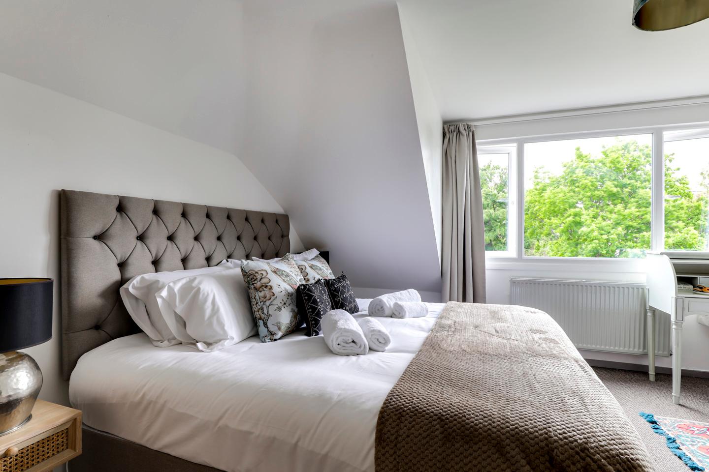 Mill Hill Duplex | 3BR · Balcony · London 28 Mins6