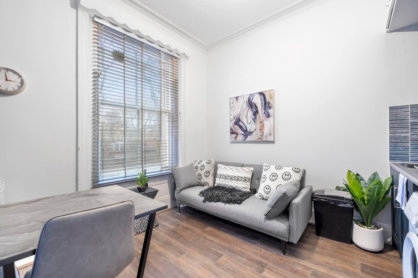 Studio Flat Next Hyde Park in top London Location2