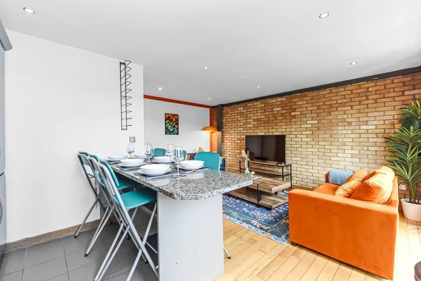 Modern & Spacious, short walk to London Bridge5
