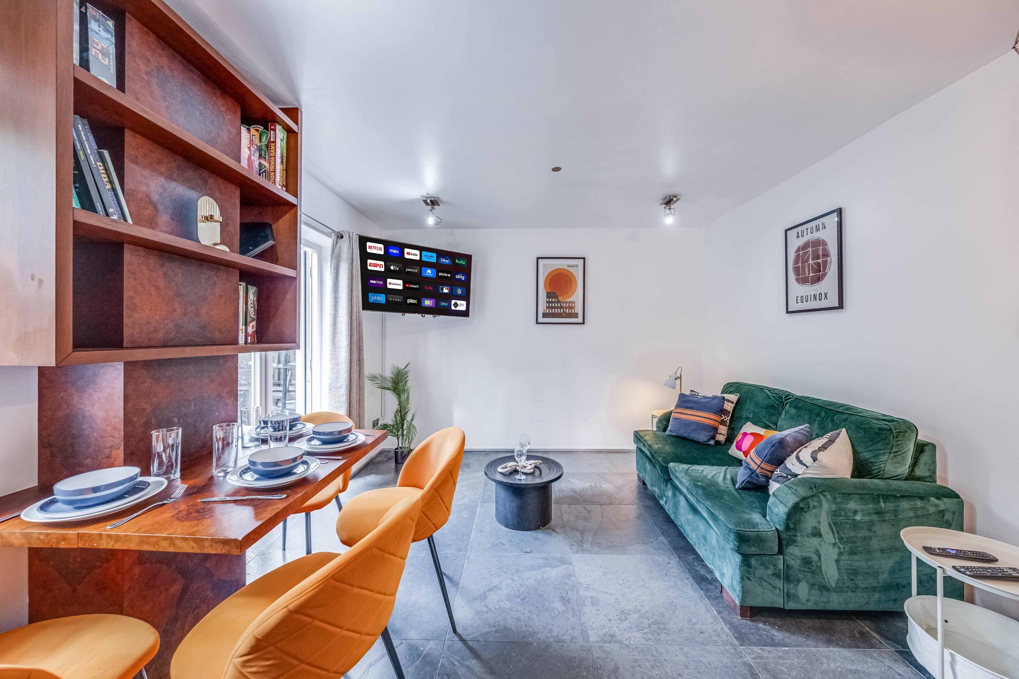 Stepney Green Gated Area w/ Parking & Garden