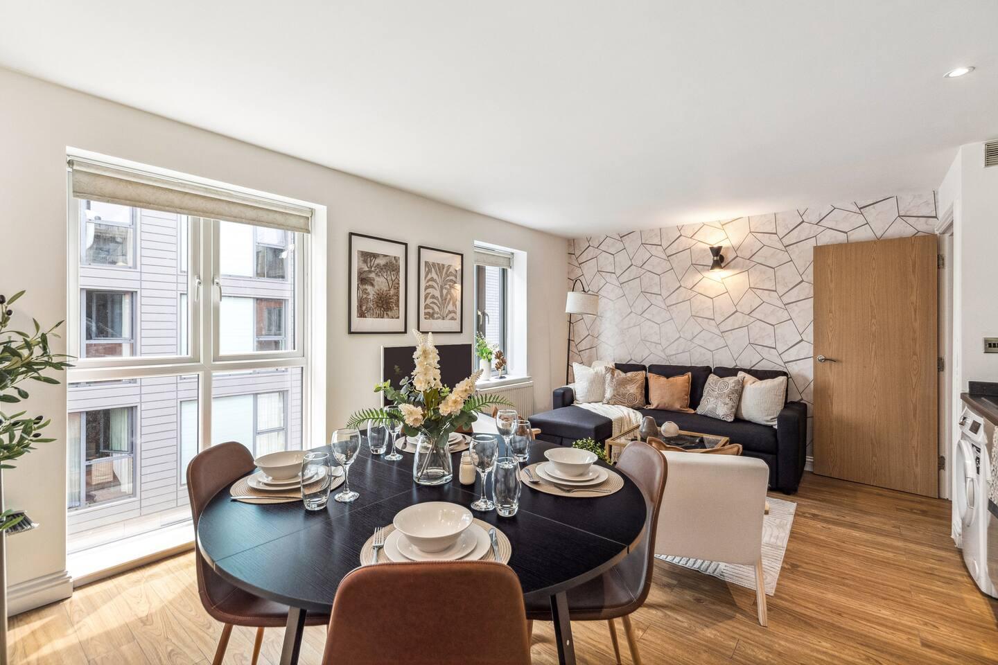 2 Bed Next River Thames fast Access Central London1