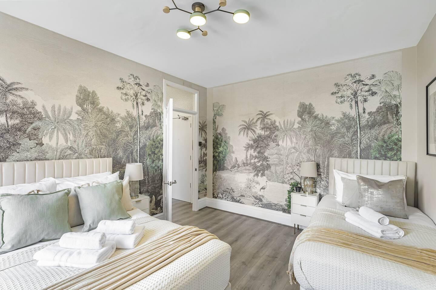 Comfort Heaven Ctr London Next Buckingham Palace1