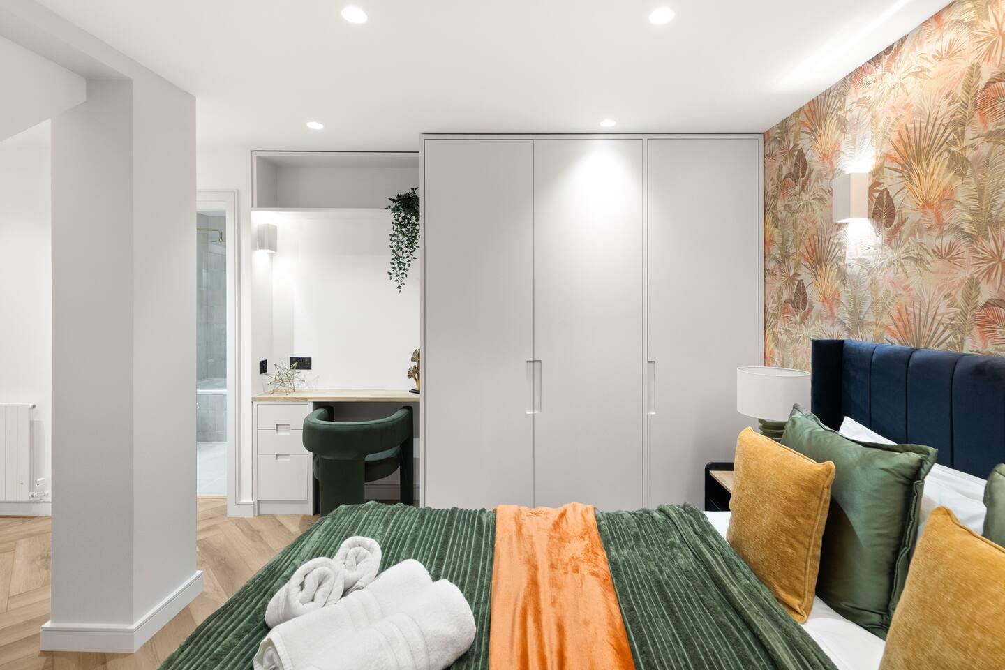 Luxe Duplex Apartment Fulham With Outdoor Patio5