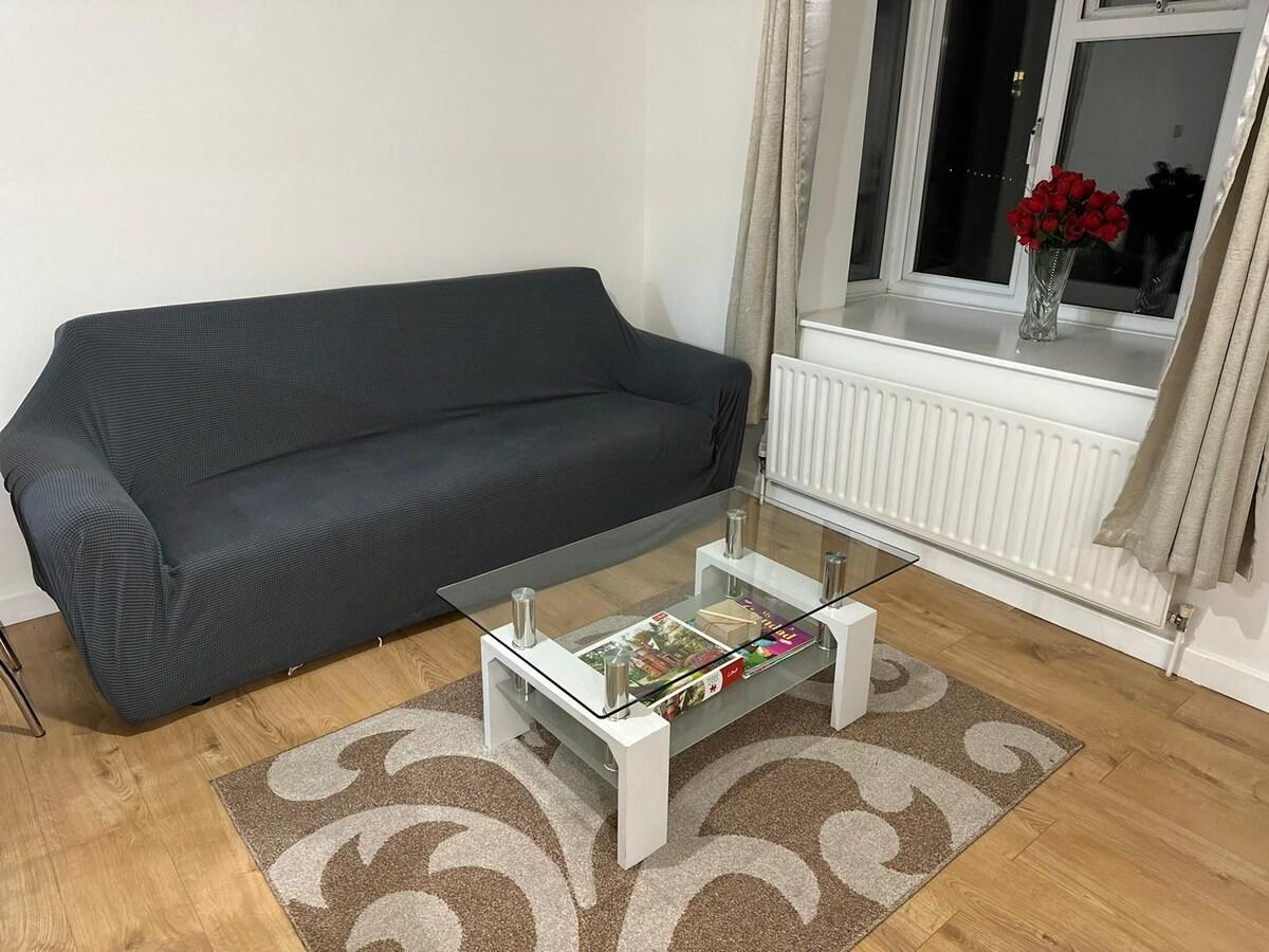 Charming Escape: 2BR Home with Parking6