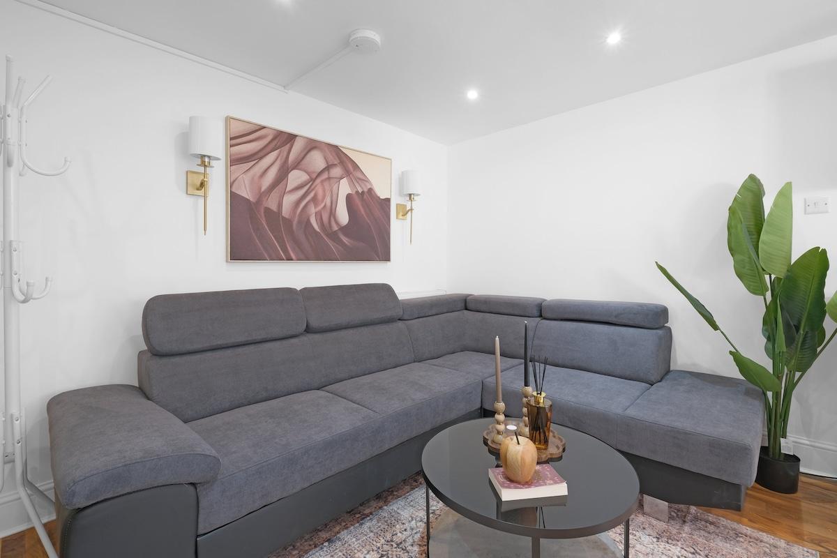 Luxury 3BR 2BA w/Hot Tub & Garden by King's Cross3