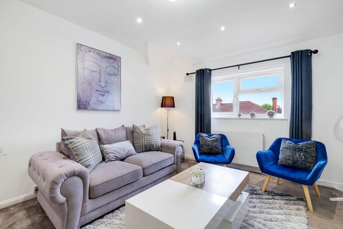 Hanwell 2 Bedroom Maisonette1