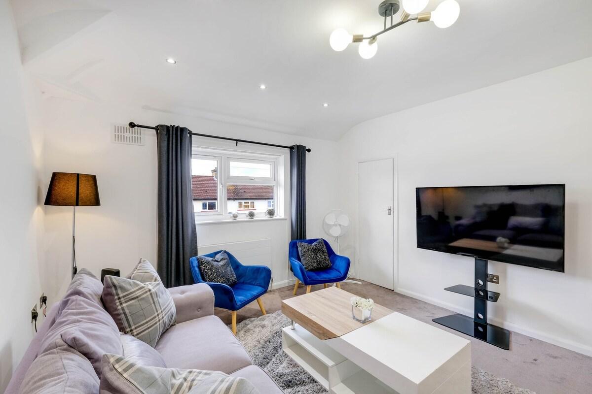 Hanwell 2 Bedroom Maisonette5