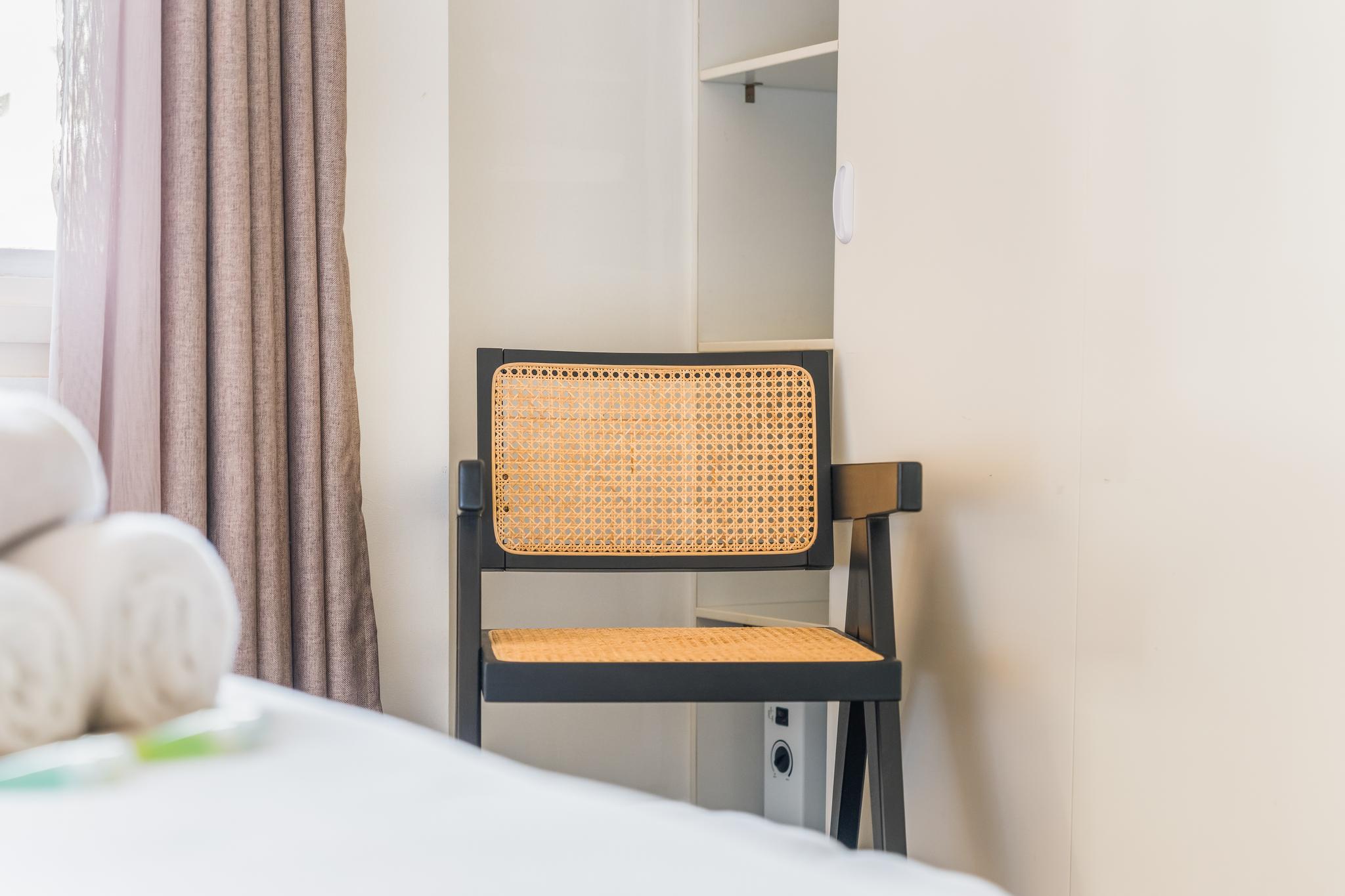 Iconic 2 Bed | Lift Access, Centrally Located5
