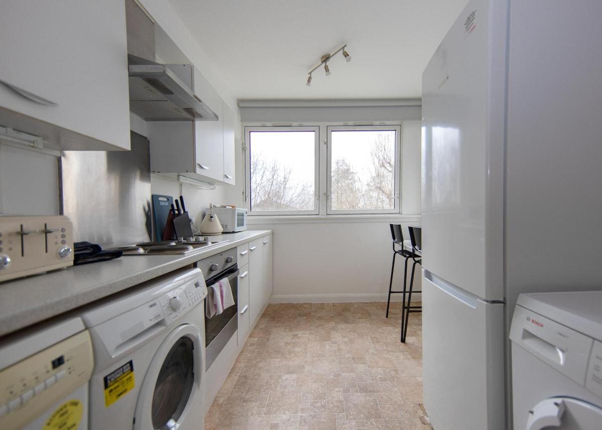 Fantastic 2 Bedroom Apartment - close to Emirates5