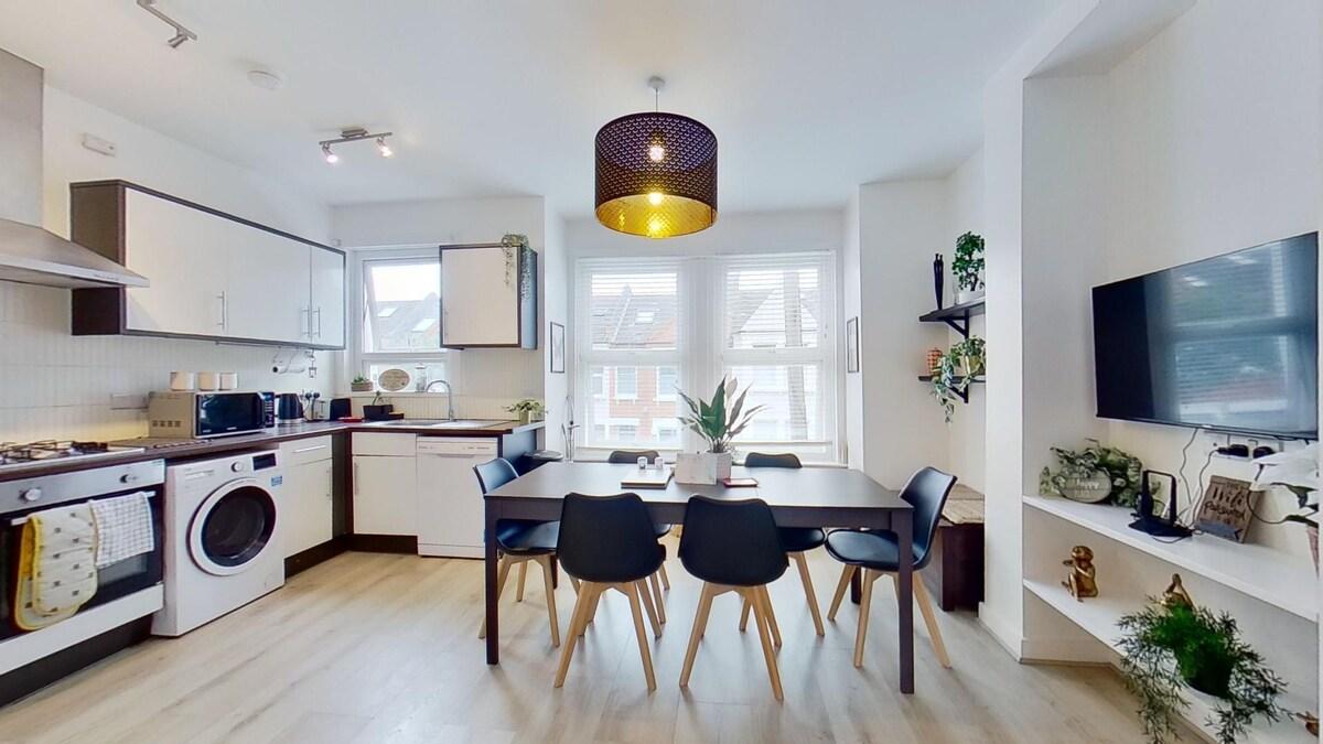 Chic Apartment with Sofa Bed & Netflix4