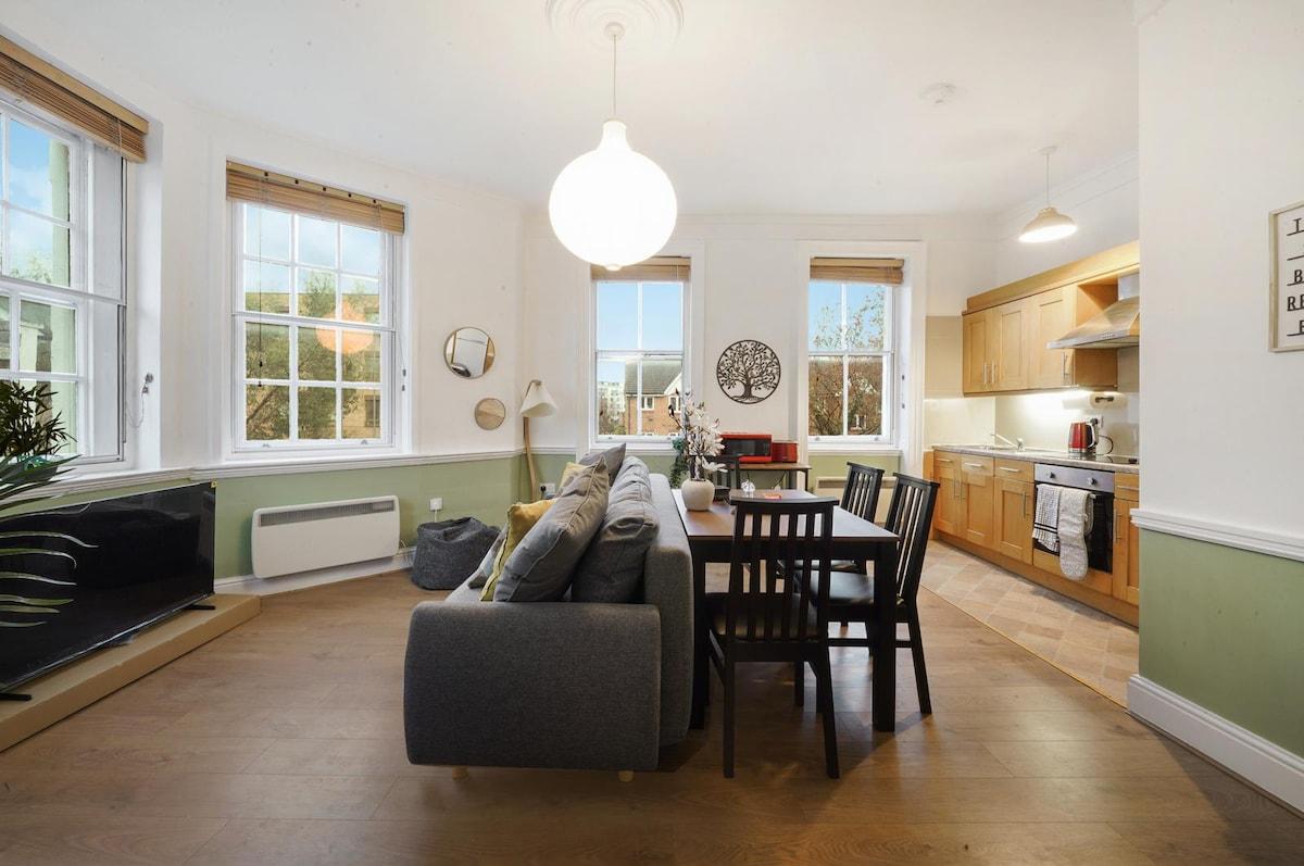Modern 2 Bedroom Apt 06 with Parking in Greenwich4
