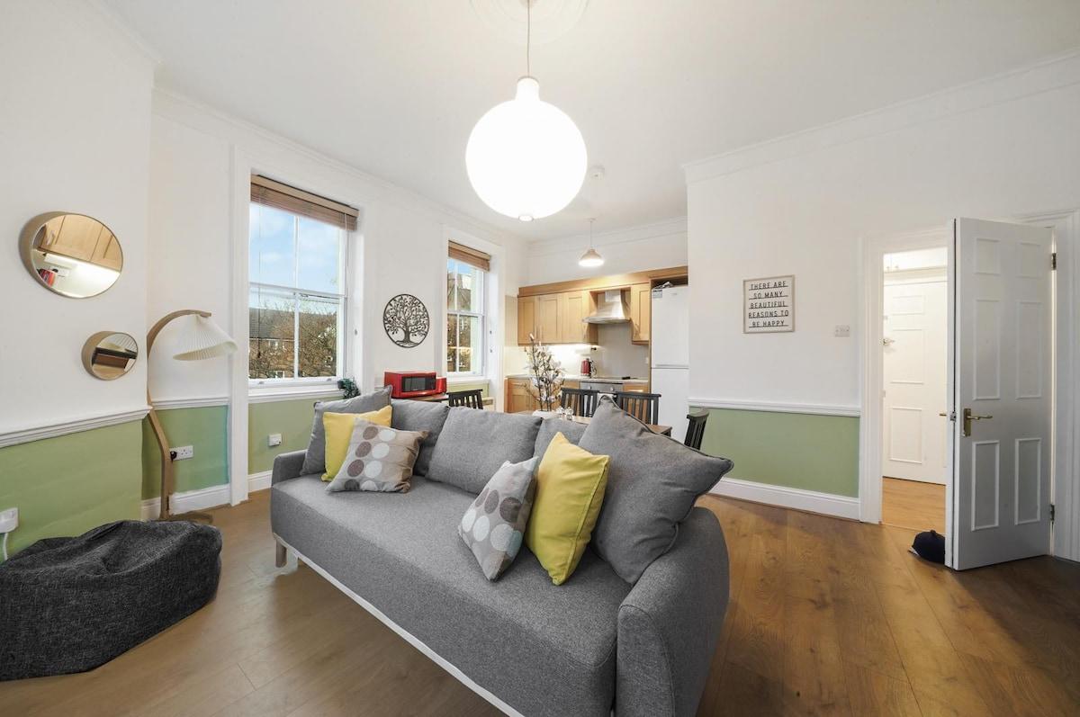Modern 2 Bedroom Apt 06 with Parking in Greenwich5