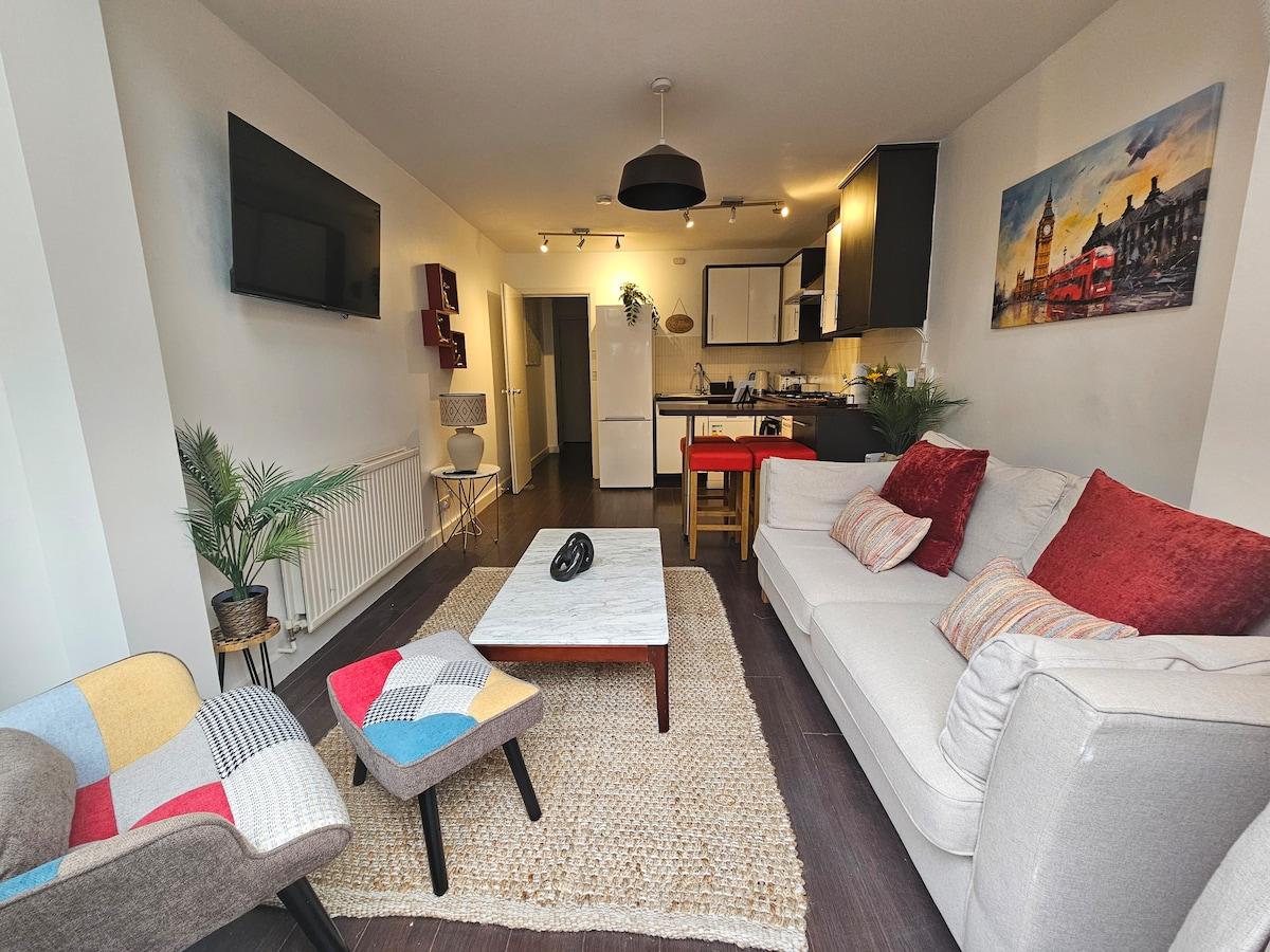Charming 2-Bedroom Apartment with Netflix & Wi-Fi3