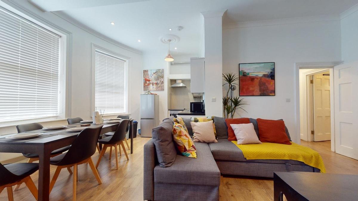 Modern 2 Bedroom Apt. 01 with Parking in Greenwich3