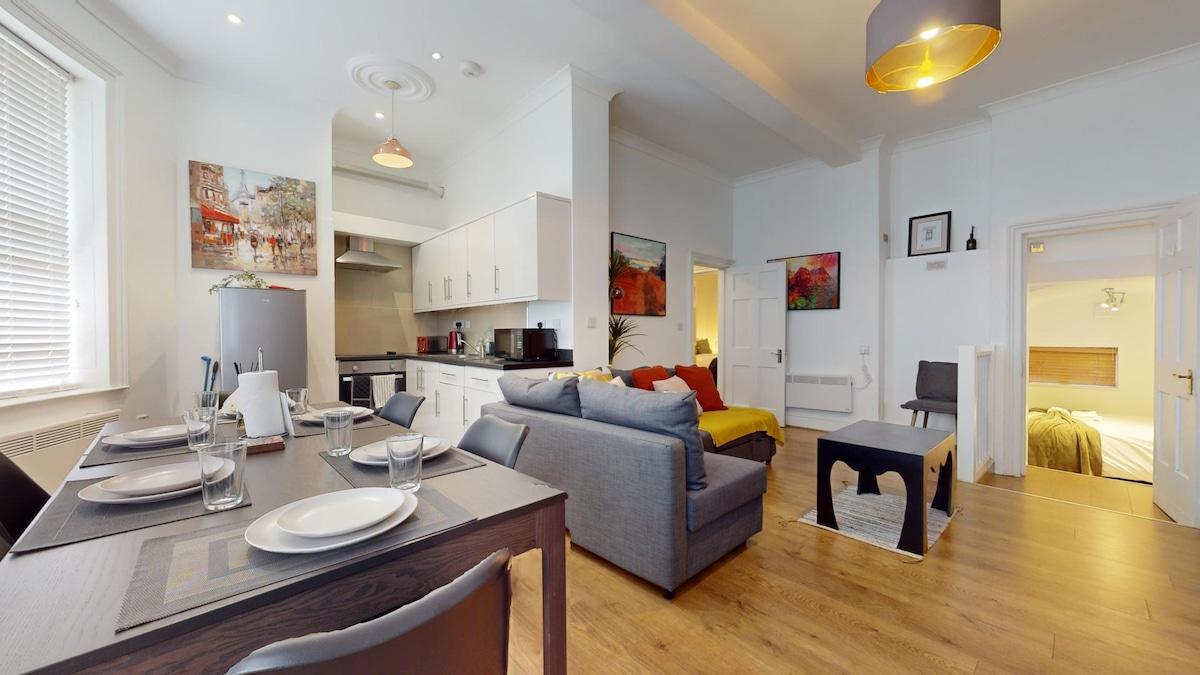 Modern 2 Bedroom Apt. 01 with Parking in Greenwich5