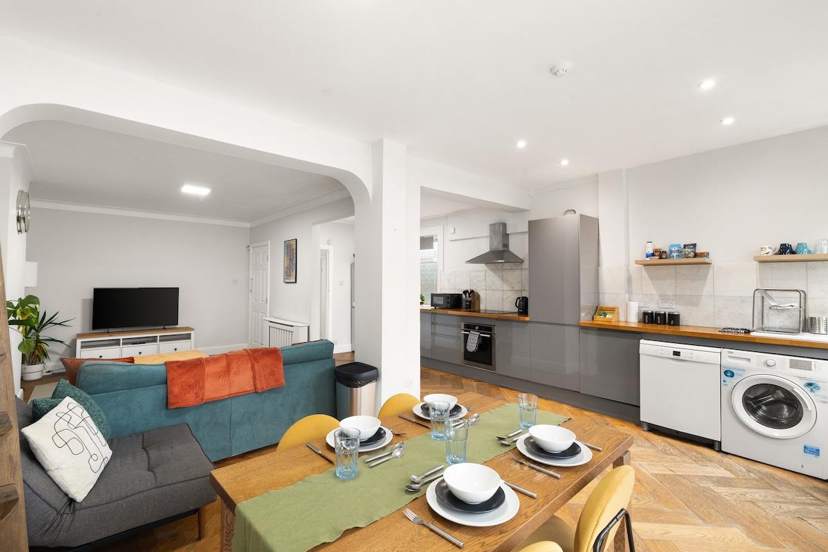 Spacious Gem Fr Parking fast Central London Access1
