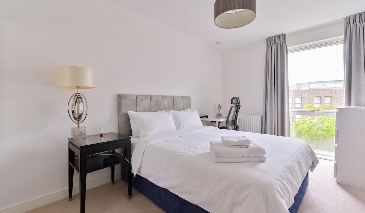 Modern & Cosy 2 Bed - Lift Access, Zone1, Balcony5