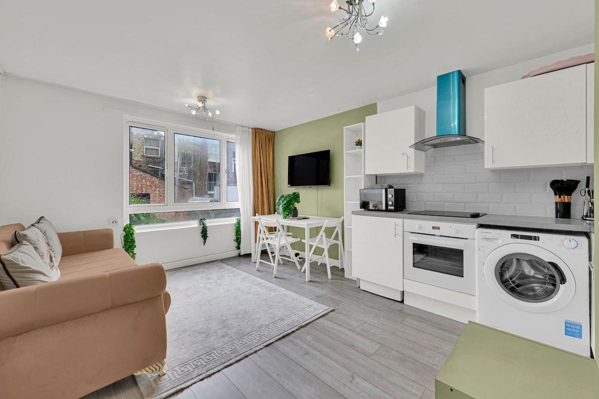 Modern Apartment in Dalston | Central Location1