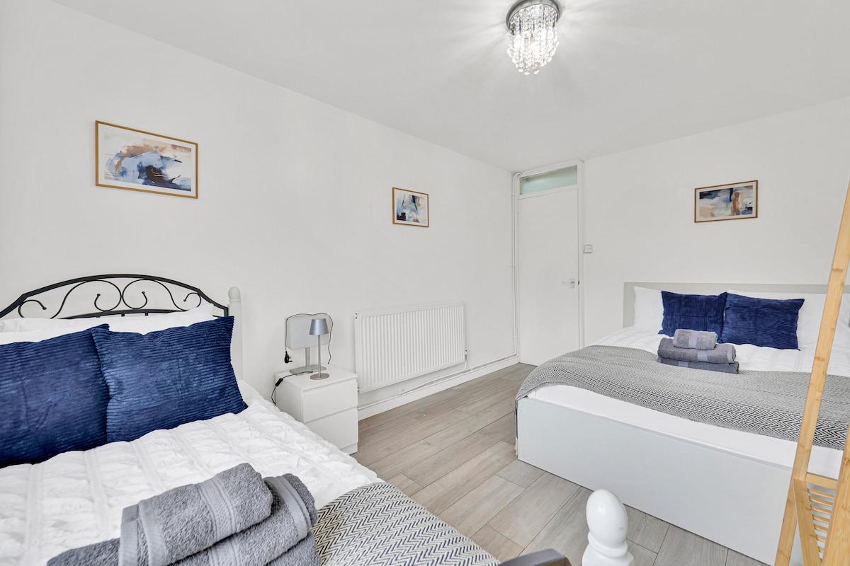Modern Apartment in Dalston | Central Location2