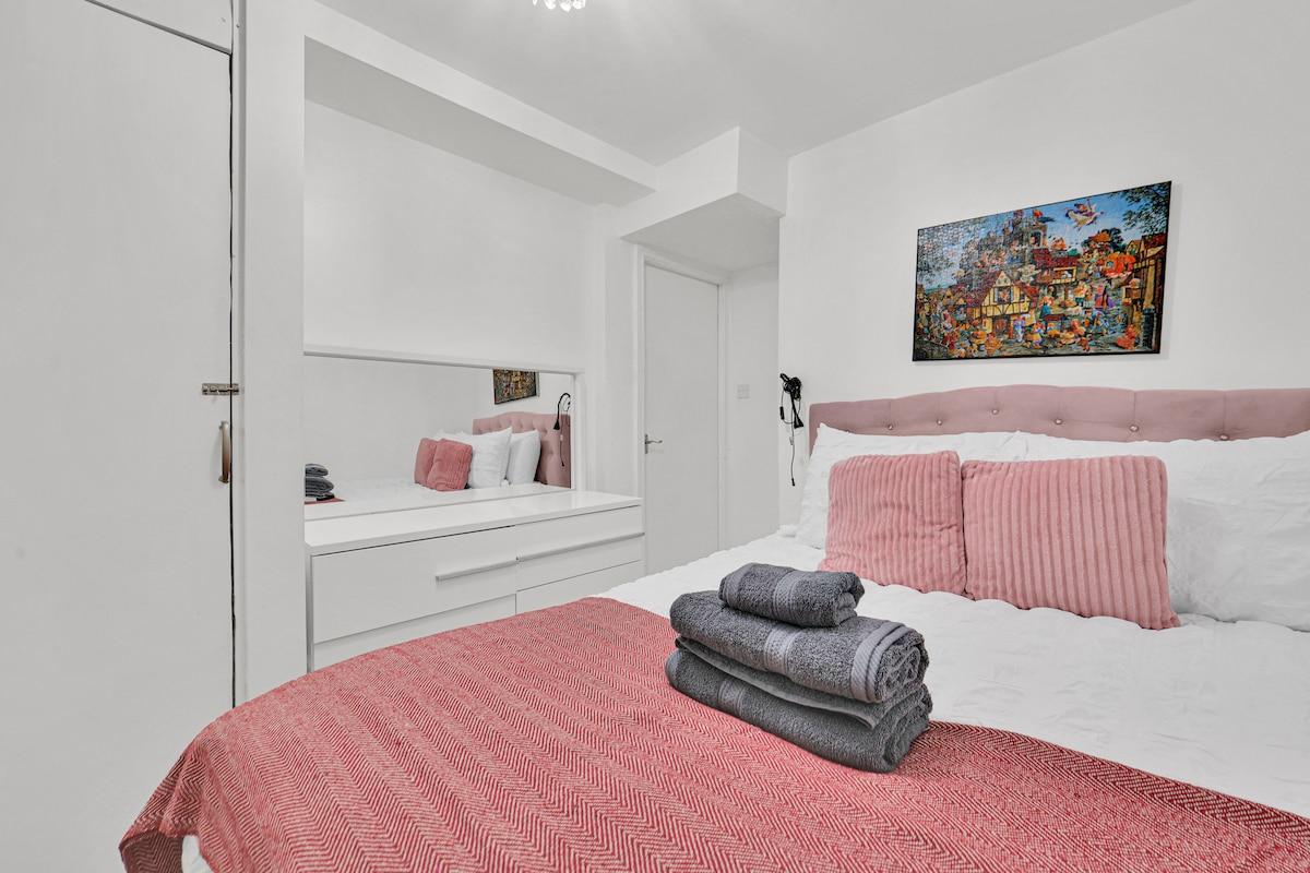 Modern Apartment in Dalston | Central Location4