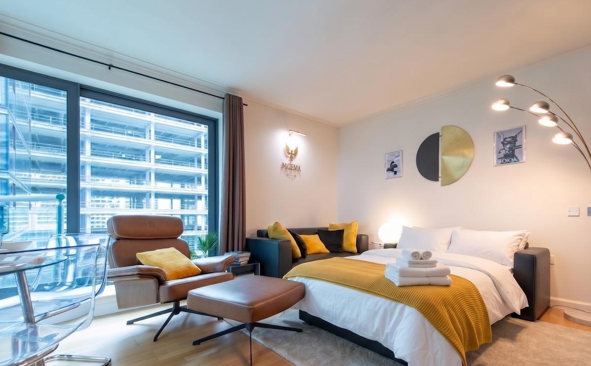 Chic 2 Bed | Free Underground Parking, Sleeps 64