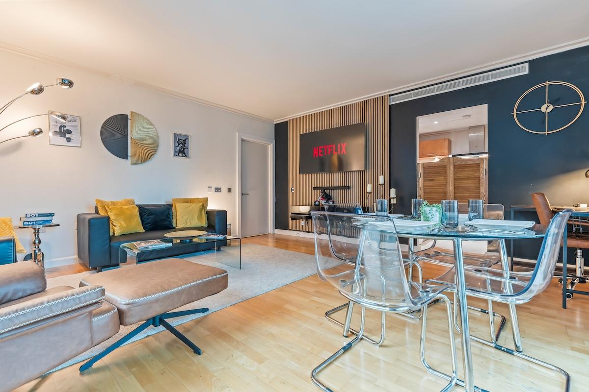 Chic 2 Bed | Free Underground Parking, Sleeps 61
