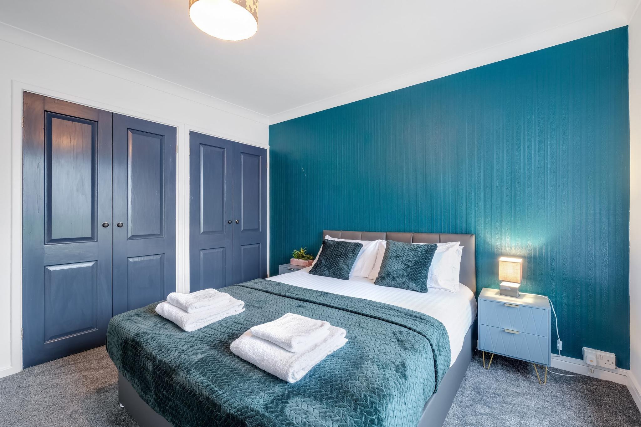 Modern One Bedroom House, Welsh Harp, NW London4