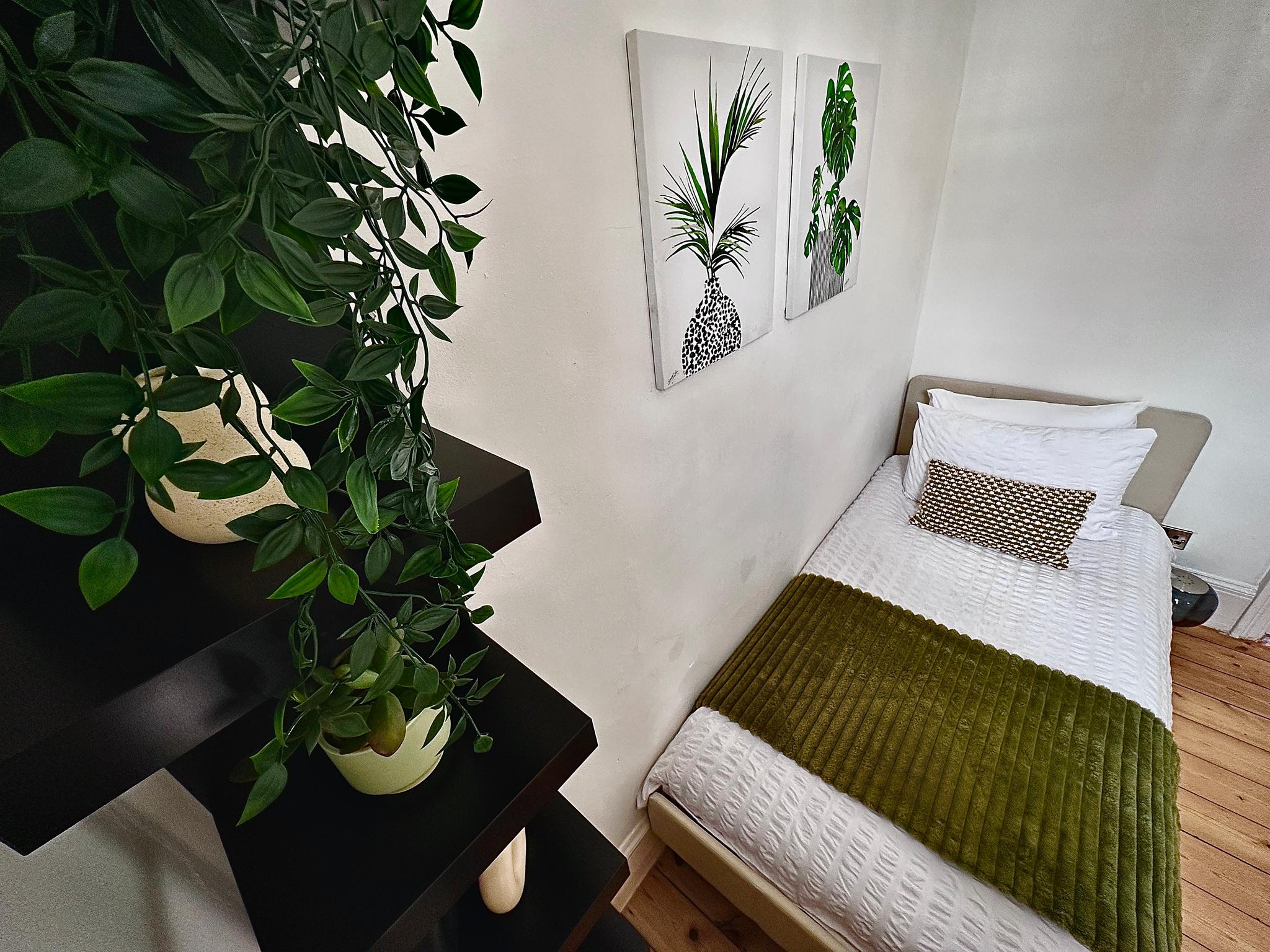 Fulham Tranquil 2BD King Bed Home w/ Parking & Gdn5