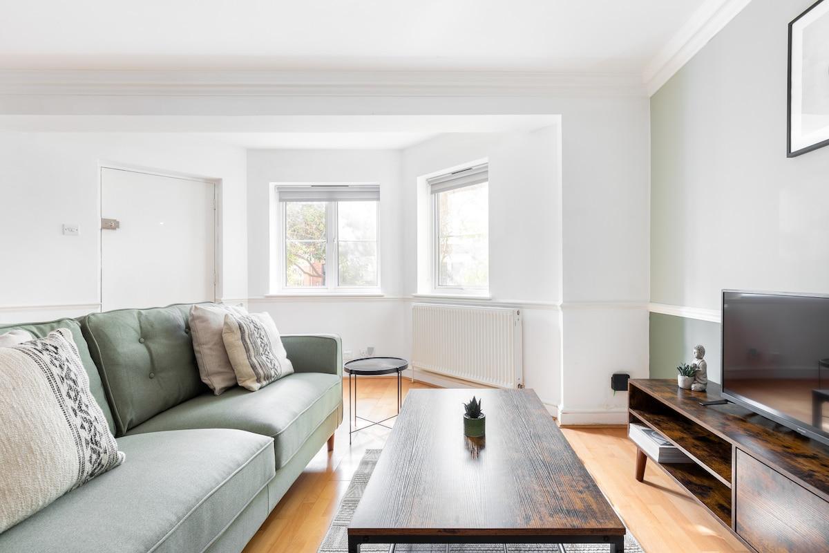 Modern 2 Bed | Sleeps 7, Ground Floor with Parking6