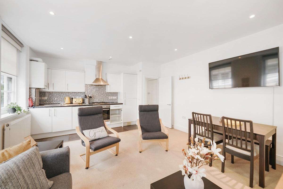 Charming 1-Bed Apartment in Lewisham3