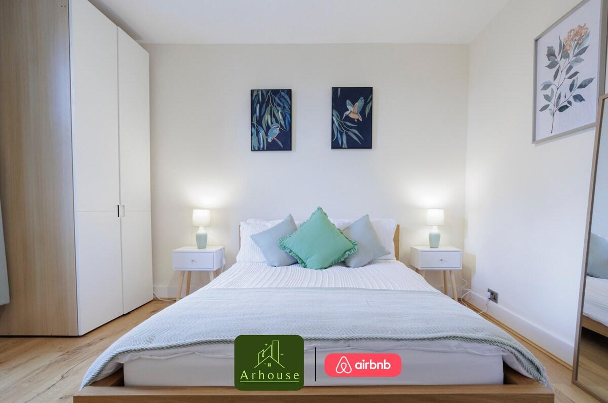 Large & Beautiful 3 Bed in Kensal Rise w Parking1